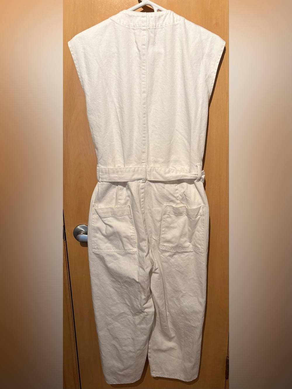Blank NYC White Sleeveless Belted Cropped Jumpsuit White EUC size M 100% Cotton - Picture 4 of 5